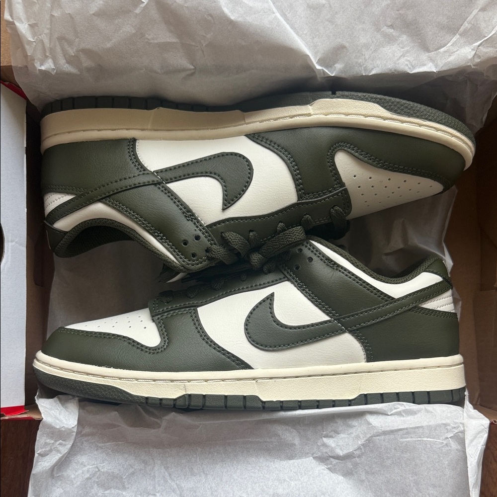 NEW Nike Dunk Low Retro Pale Ivory/Cargo Khaki Size 8.5
